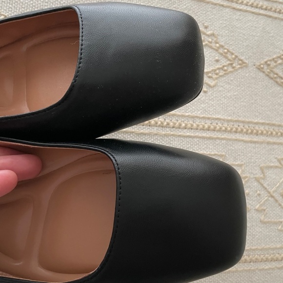 NWT BCBGeneration Black Harpin Mary Jane Flats, Size 8.5 - Picture 7 of 10